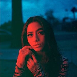 Meet your Posher, Zakia